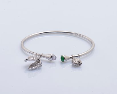 TTF 18K (750 ‰) white gold open band bracelet, the ends adorned with a jade cabochon...