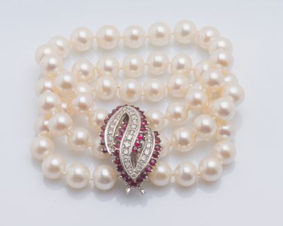 null Bracelet trois rangs de perles de culture chocker de 9 mm de diamètre environ,...