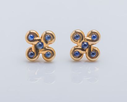 CHANEL Pair of 18K yellow gold (750 ‰) ear clips drawing a Celtic knot set with five...