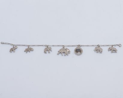 Attribué à JANESICH Charm's chain bracelet in platinum (950 ‰) and 14-karat white...