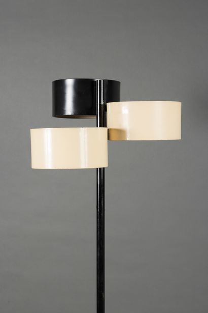 null Pierre DISDEROT (1920-1991)
Lampe de parquet modèle 121, en métal laqué noir...