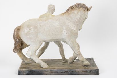 null Else BACH (1899-1950), Manufacture de Karlsruhe 
Conducteur de cheval
Sculpture...