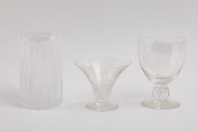 null LALIQUE France 
6 verres à orangeade. 
H. : 14 cm 
On y joint trois verres Lalique...