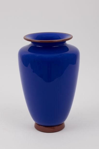BAROVIER & TOSO Murano 
Vase en verre bleu...