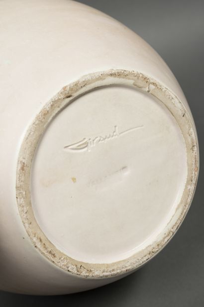 null Marcel GIRAUD (1897-1985), Vallauris 
Cream glazed ceramic vase, the neck decorated...
