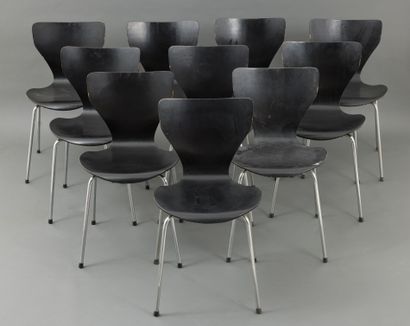 null In the style of Arne JACOBSEN (1902-1971)
Suite of 10 chairs in black lacquered...