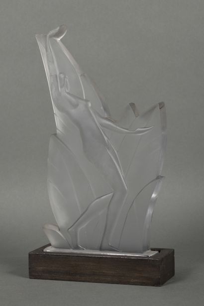 René GORO (XXème siècle) 
Sculpture en verre...