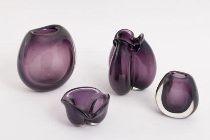 null Per LUTKEN (1916-1998), HOLMEGAARD Danemark
Lot en verre violet comprenant trois...