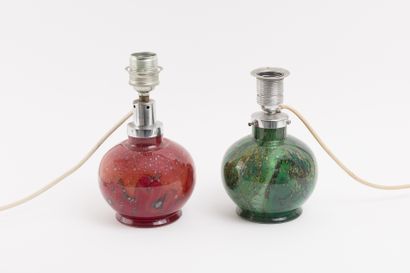 null IKORA WMF 
Deux pieds de lampe boule en verre multicouche avec éclairage intérieur....