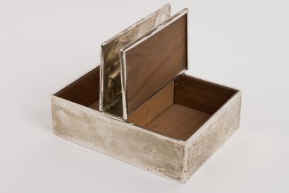null Silver (925 thousandths) sewing box with two compartments and wooden core. English...