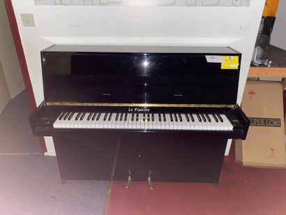 null 1 upright piano PIANINO 110 glossy black