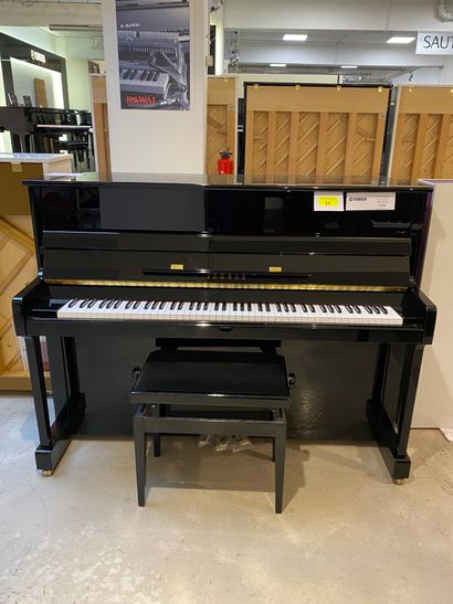 1 piano droit YAMAHA P116G noir brilant 116cm,...