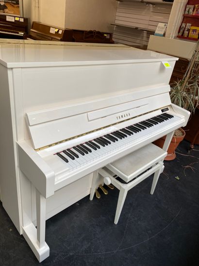 1 upright piano YAMAHA B3 PHW Silent lacquered...