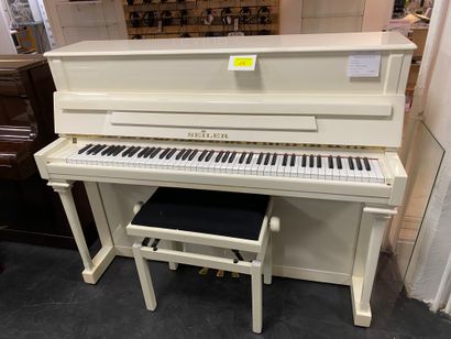 null 1 upright piano SEILER 114 Klassik shiny ivory 114cm, serial number 133642 
One...