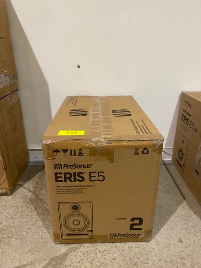 1 pair of PRESONUS Eris E5 monitoring speakers...