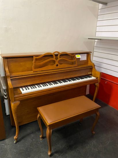1 piano droit secrétaire KINBALL HC7 109cm,...