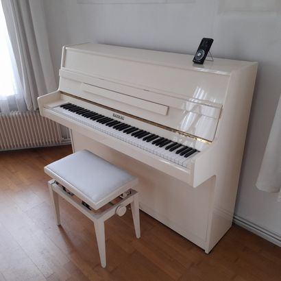 null 1 piano droit RAMEAU modèle BRIANCON laqué ivoire 114cm, n° de série 44574