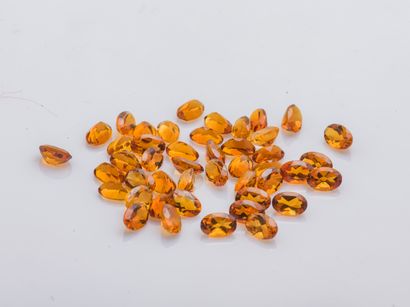 null Lot of oval citrines, including 83 citrines of 0.15 carat, 137 citrines of 0.15...