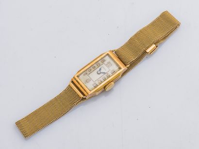 ZENITH Bracelet montre de dame, le boitier rectangulaire à pans coupés en or jaune...
