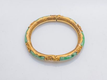 null Bracelet rush of child in yellow gold 18 carats (750 thousandths) chased and...