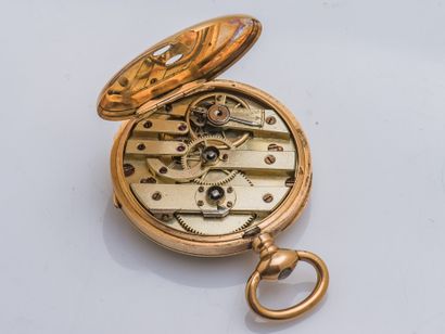 null Watch of Neck in yellow gold 18 carats (750 thousandths). 
Missing the bottom....