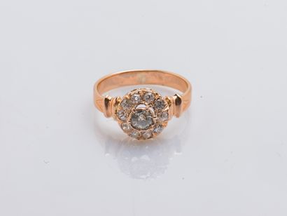 null Bague en or rose 18 carats (750 ‰) ornée d’un diamant taillé en rose dans un...