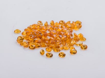 null Lot of oval citrines, including 83 citrines of 0.15 carat, 137 citrines of 0.15...