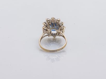 null Flower ring in white gold 18 karat (750 thousandths) decorated with a heated...