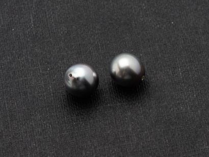 null Appairage de 2 perles percées de Tahiti en poire mesurant environ 8 à 8,5 mm...