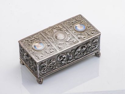 null Box drawing a miniature chest of rectangular shape in silver plated metal on...