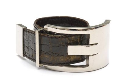 SERGE MANZON Bracelet en cuir, la boucle en acier. Vers 1970
