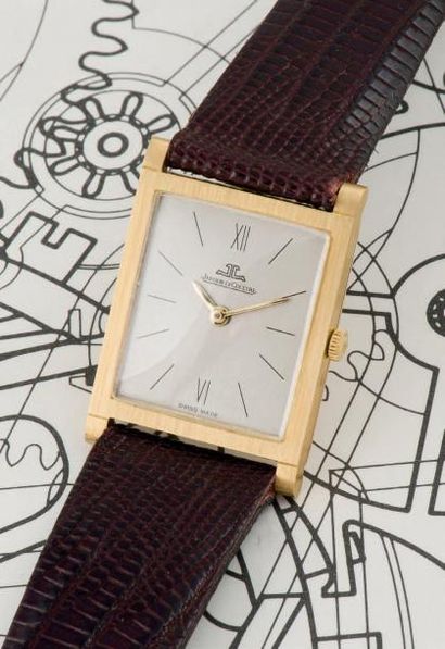 JAEGER-LeCOULTRE (TANK EXTRA PLATE/ OR JAUNE RÉF.4413), vers 1968 Montre extra plate...