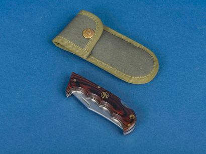BUSHLINE BUSHLINE 
Couteau de chasse en bois exotique. 
L.: 18,5 cm 
Avec étui