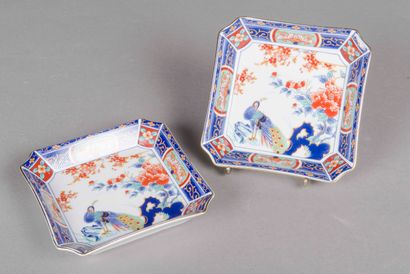 null Deux raviers en porcelaine à décor chinoisant 
Dim.: 15 cm