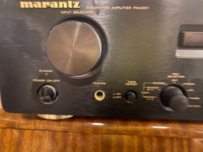 null Lot de matériel Audio comprenant : 
- Ampli Marantz PM4001
- Platine vinyle...