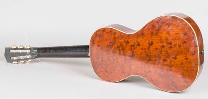 null Guitare romantique faite à Mirecourt vers 1840 dans le style d’Aubry-Maire/Coffe...