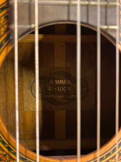null 2 guitares acoutiques YAMAHA : 
- Guitare YAMAHA G-100A 
- Guitare YAMAHA Grand...