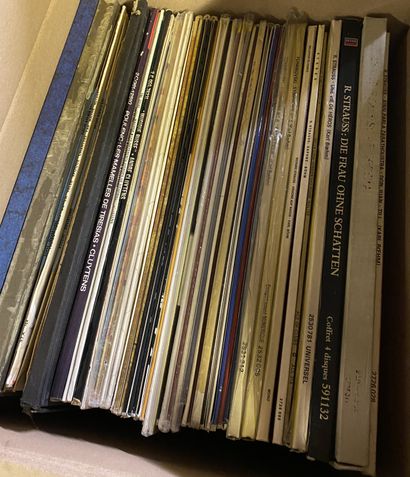 null Important lot de vinyles de musique Classique répartis dans 56 cartons 

Lot...