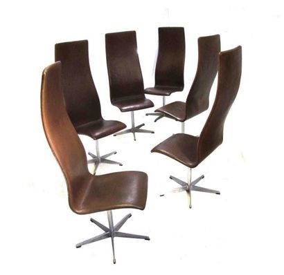 Arne JACOBSEN (1902-1971) - Fritz Hansen - 1964 Suite de six chaises fauteuils modèle...