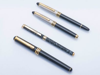 null Lot de 4 stylos plumes en métal et résine noire, dont deux de la marque Pierre...