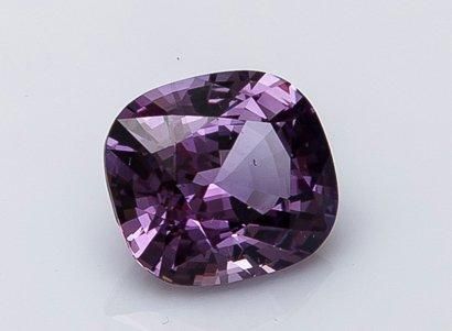 null 1 Saphir coussin violet pesant 9,19 carats Certificat GIA