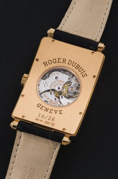 ROGER DUBUIS (MUCHMORE CURVEX - OR ROSE 28 EXEMPLAIRES), vers 2008 Montre rectangulaire...