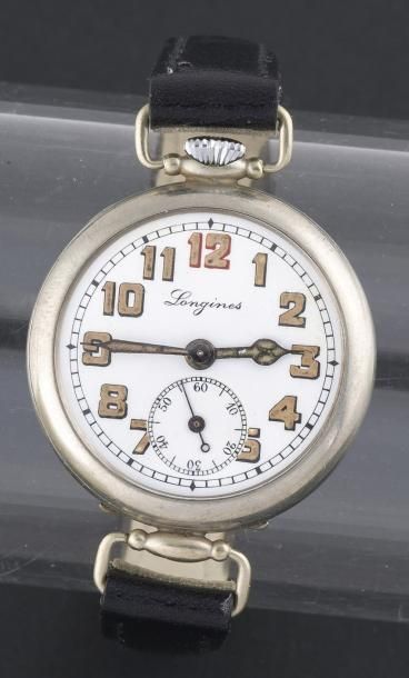 LONGINES (MONTRE DE TRANCHÉE N° 2448594), vers 1905 Une des 1ère montre de poignet...