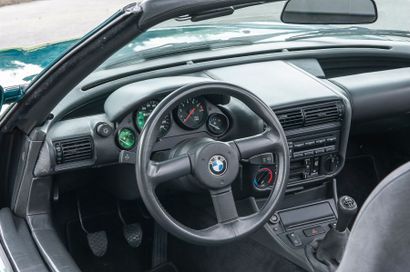 BMW Z1 cabriolet de 1991 Puissance: 13 chevaux Couleur vert/bleu Exceptionnel exemplaire...