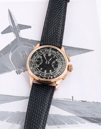 CHRONOGRAPHE (PILOTE 3 POUSSOIRS OR JAUNE - TÉLÉMÈTRE N° 121), vers 1940
Chronographe...