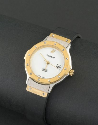 HUBLOT (Classique Lady - Lunette or jaune réf. 1393.2), vers 2000

Montre féminine...