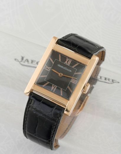 JAEGER-LECOULTRE (Romaine carrée - or rose n° A 798426), vers 1970

Rare montre rectangulaire...