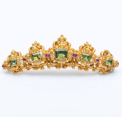 null élément décoratif de peigne en or jaune 18 carats (750 millièmes) à décor au...