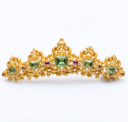 null élément décoratif de peigne en or jaune 18 carats (750 millièmes) à décor au...