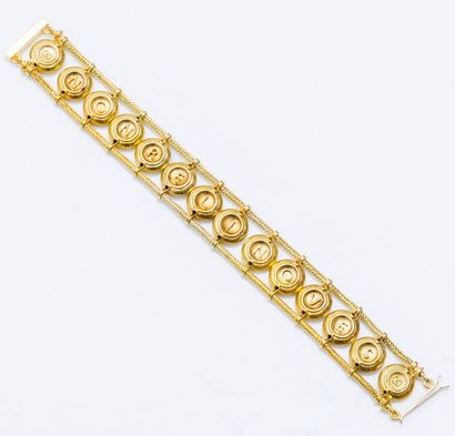 null CASTELLANI

Bracelet en or jaune 18 carats (750 millièmes) composé d’éléments...